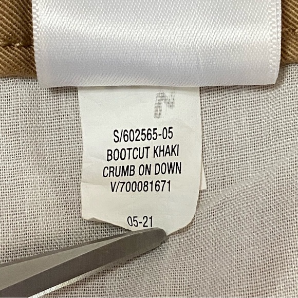 NWT OLD NAVY / Bootcut Khaki Crumb on Down Pants Size 26 - Picture 5 of 10
